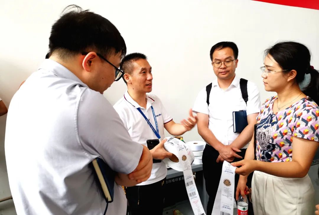 接待东莞松山湖科教局向导来我司工厂视察，，指导事情！！