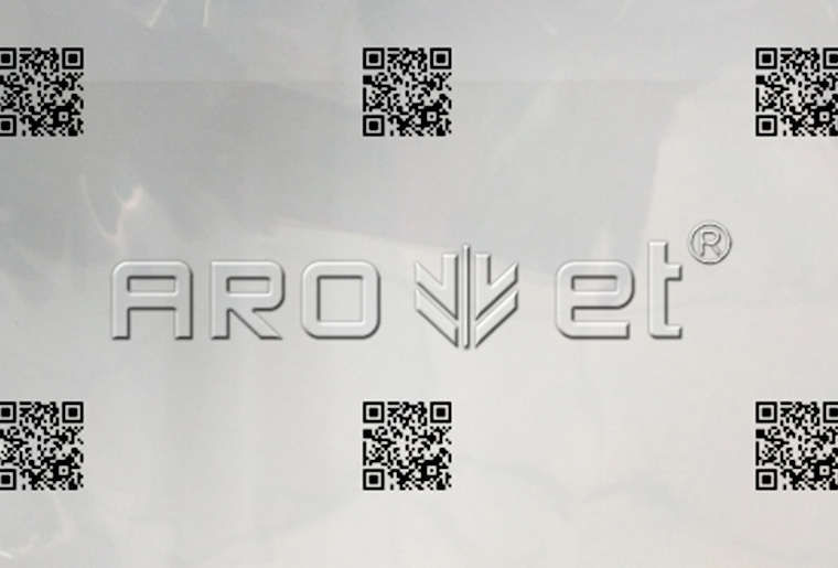 Z6人生就是博A-one四喷头喷码机在PE膜上喷二维码